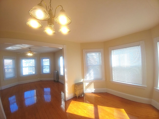 Photo - 97 Barrows St