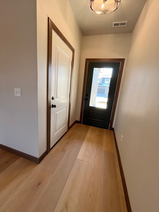 Photo - Newly Built 3 Bed/2.5 Bath Townhome in Aspen Ridge!