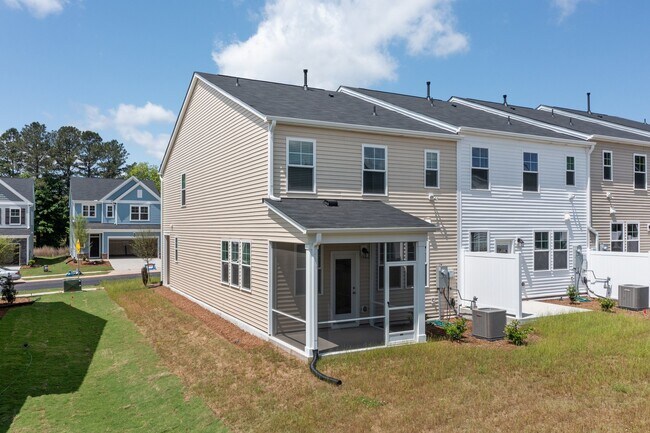 Photo - 5715 Woodlawn Dr