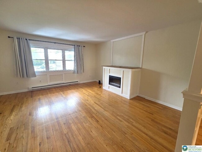 Photo - 1749 Schoenersville Rd