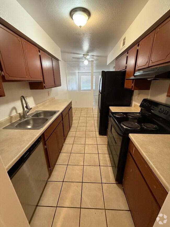 Building Photo - 2 bedroom in Mesa AZ 85201 Unit 03 Rental