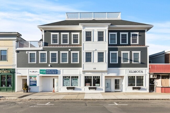 Building Photo - 44 Maple St Unit 7