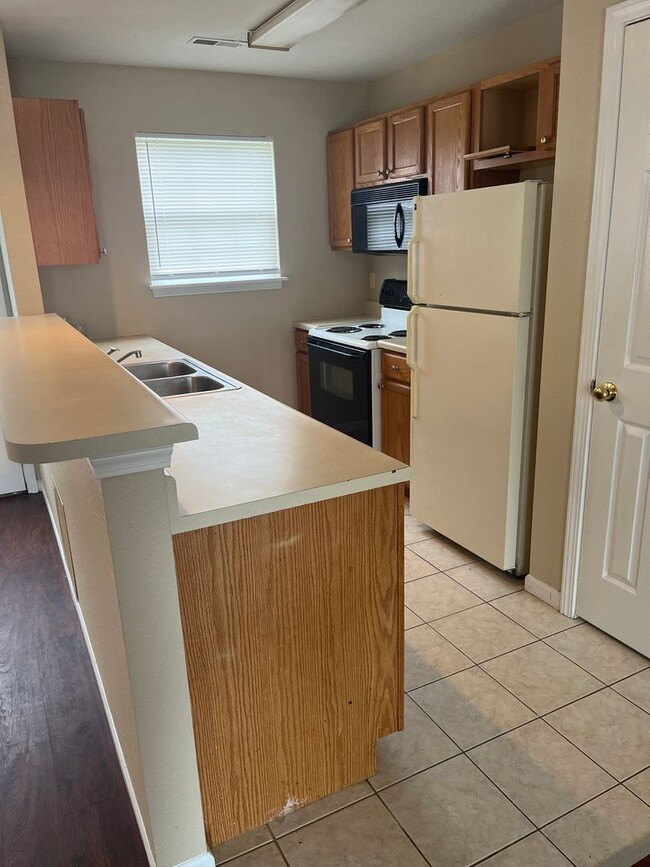 Photo - 725 Demaret Dr Unidad 725 B Demaret Dr.