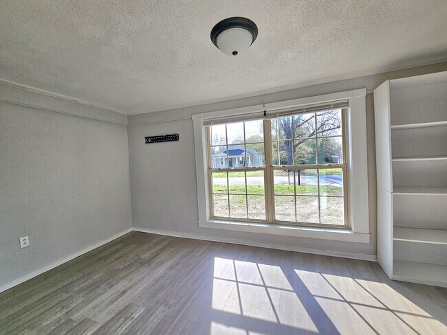 Photo - 5202 Dellinger Cir