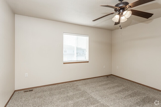 2BR, 2.5BA - 1,260 SF