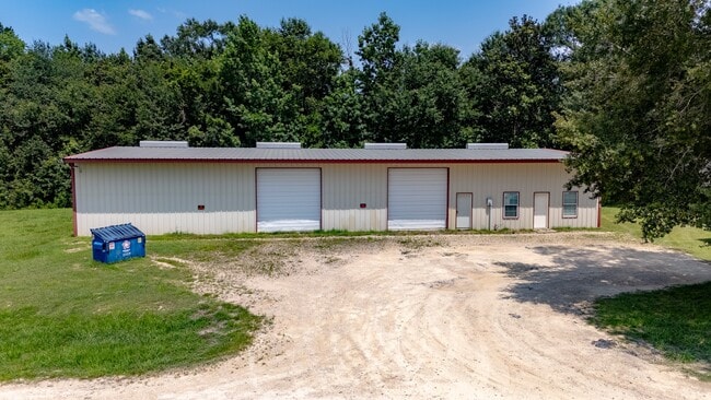 Building Photo - 26605 E River Rd