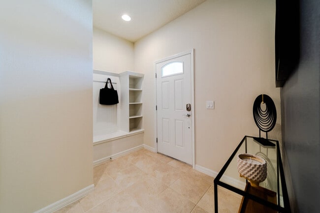 Photo - 2422 Dubai St Unidad ID1280920P