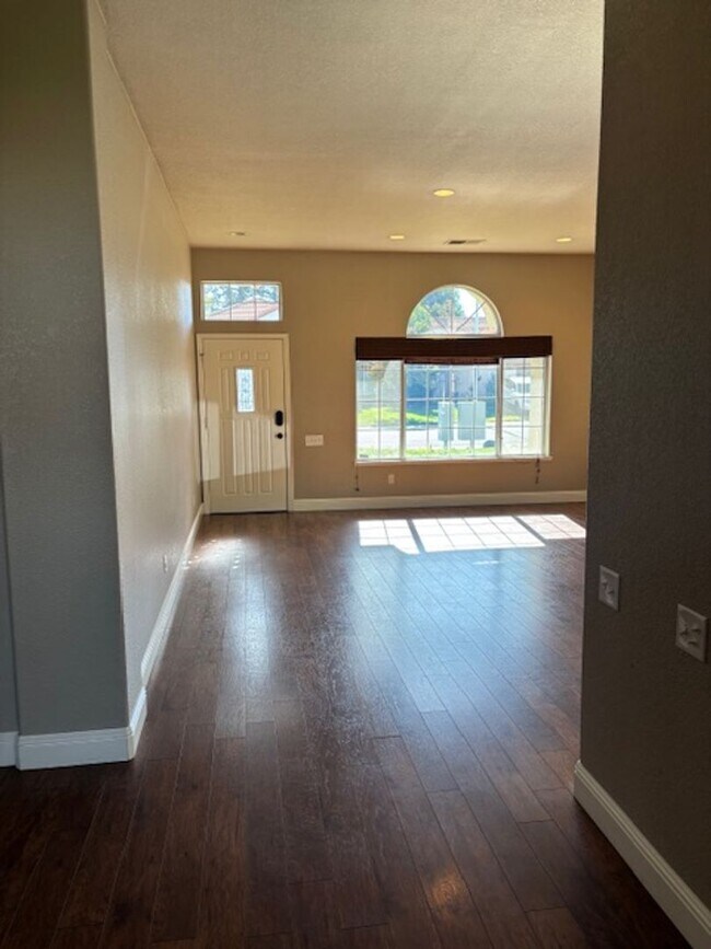 Photo - Amazing Single Story Home Located in Rosev...