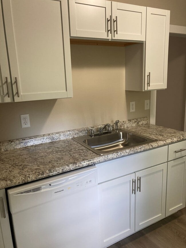 Photo - 1 Bedroom Fully Remodeled
