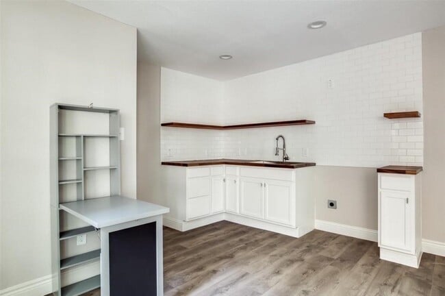 Building Photo - 7135 Avenue C Unit 2 Rental