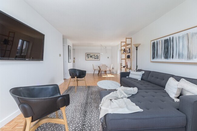 Photo - 19 Winchester St Unit 711