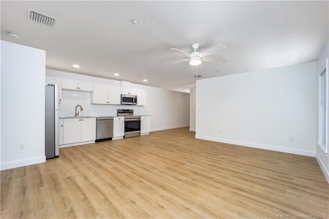 Photo - 3375 SW Mapp Rd Unit 204