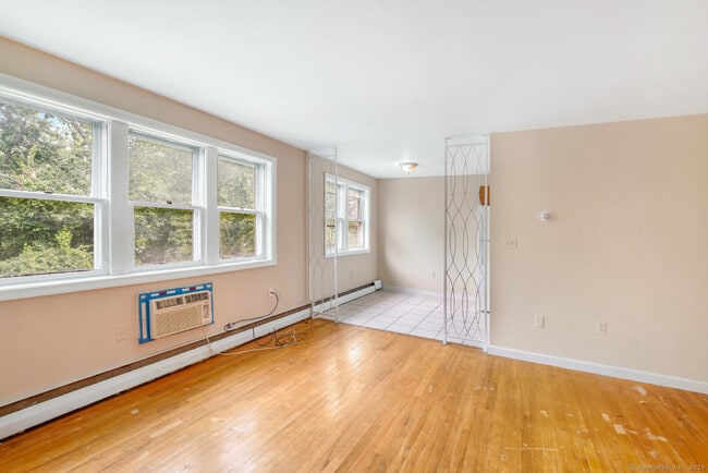 Building Photo - 183 Barker St Unit B4 Rental