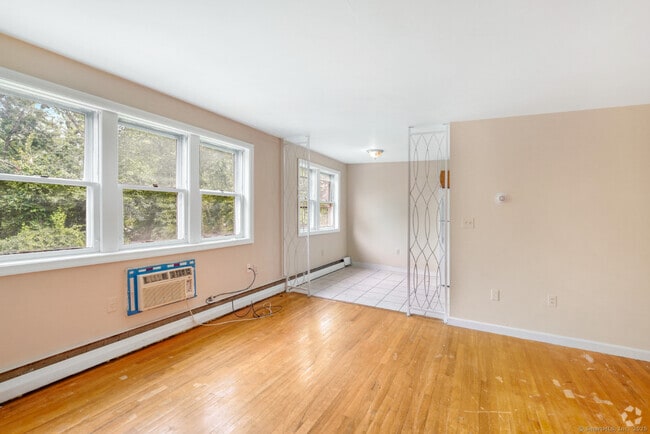 Building Photo - 183 Barker St Unit B4 Rental