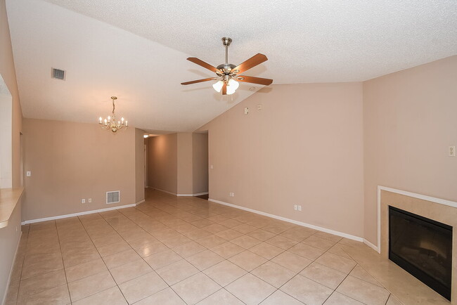 6522 Blue Leaf Ln