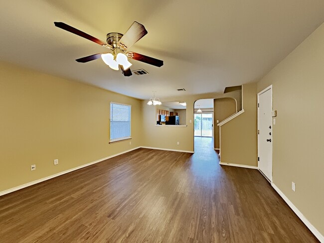 Photo - 6907 Macaway Crk