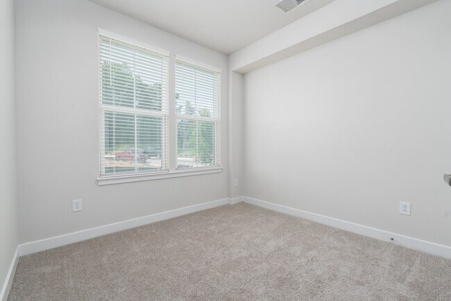 Photo - 12833 Red Clover Wy