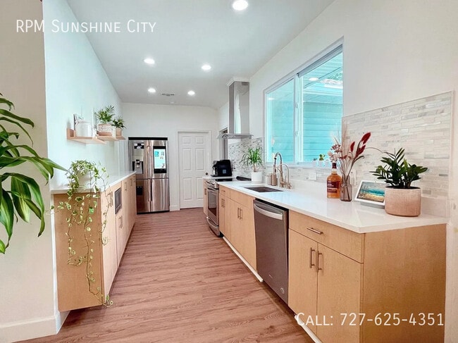 Photo - 808 24th Ave N