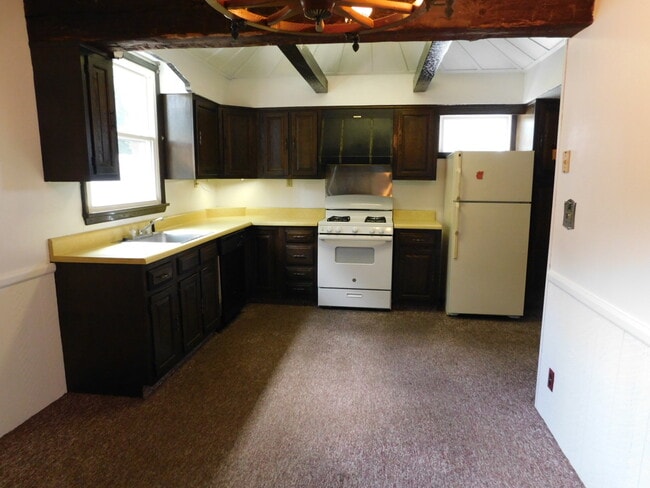Building Photo - 3701 W 12th St Unit D