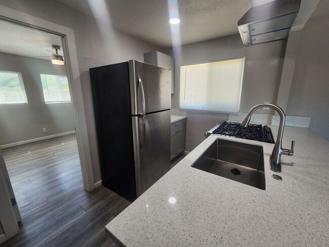 Photo - 6671 Pine Ave Unit 6671