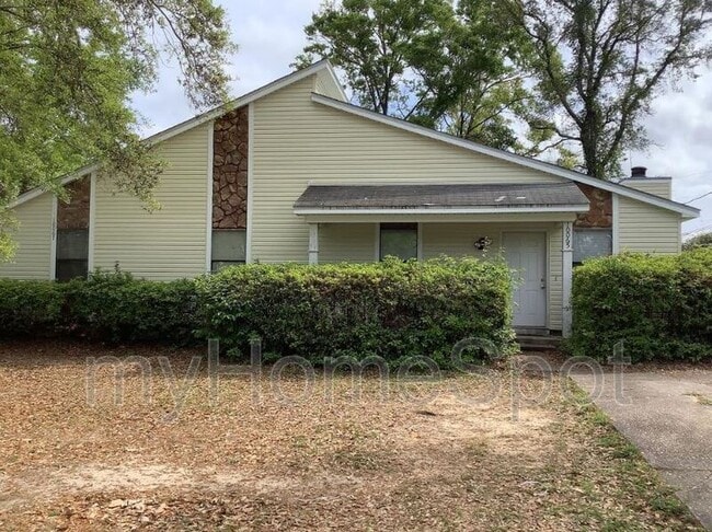 Photo - 10065 Hillview Dr House