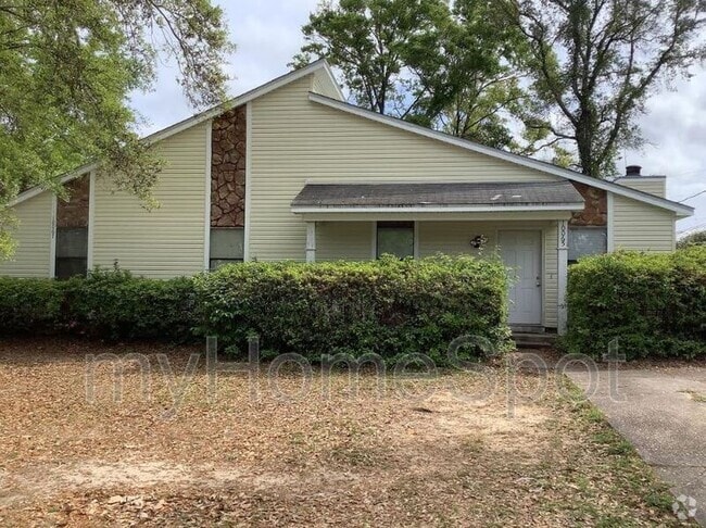 Building Photo - 10065 Hillview Dr Rental