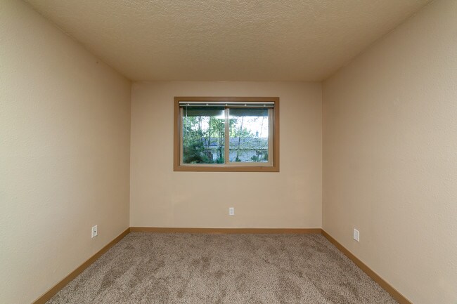 bedroom - The Cascadian in Edmonds