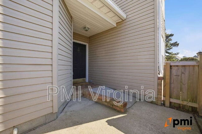 Photo - 417 Adkins Arch