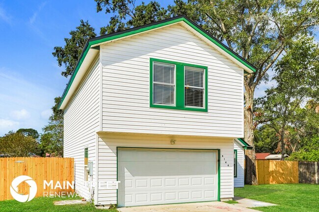 Photo - 8144 Colonnade Ct W