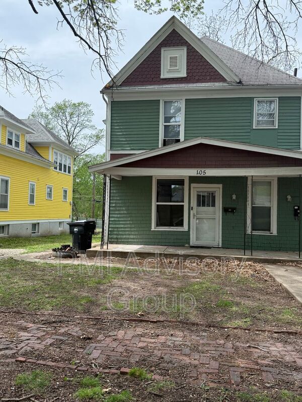 Building Photo - 105 SW Buchanan St