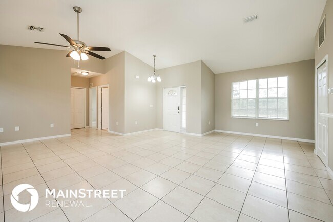 Photo - 637 Montclair Ave S