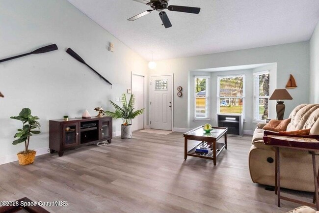 Photo - 308 Tamarind Cir NW