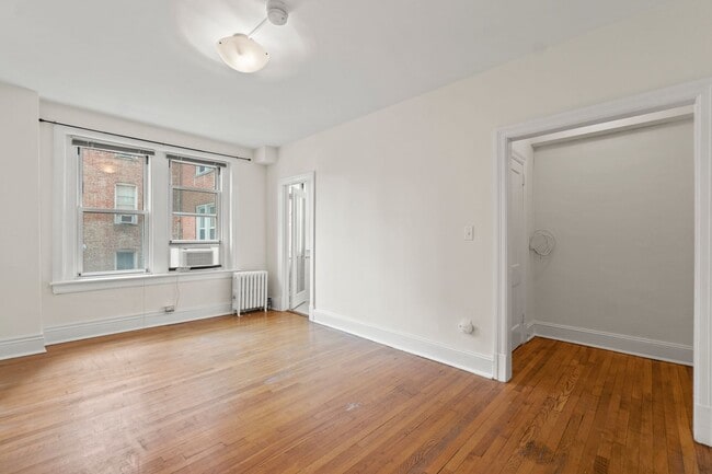 Building Photo - Adams Morgan Condo | Studio | 1 Bath | 300 Sf Unit 304