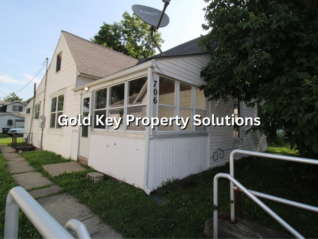 Building Photo - 706 University Blvd Unit 706 University Blvd Rental