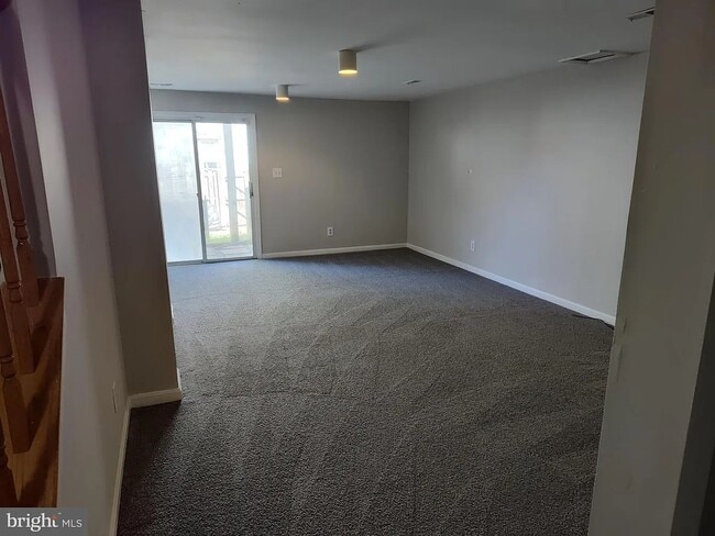 Photo - EDGEWOOD - STONELIEGH SQUARE TOWNHOUSE