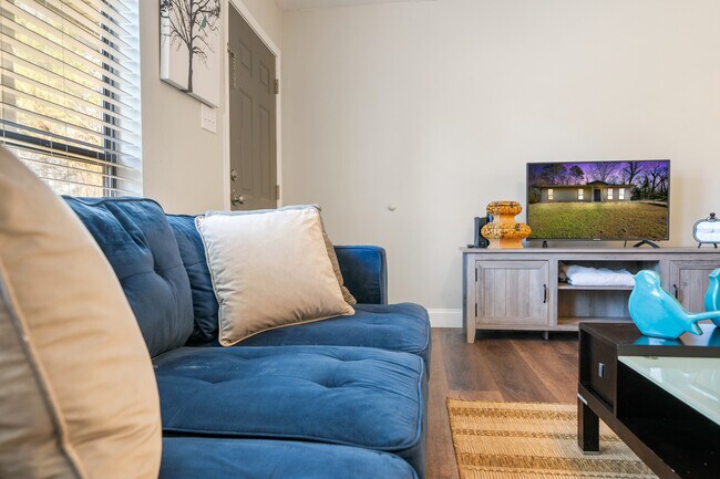 Photo - 2612 Old Whites Mill Rd