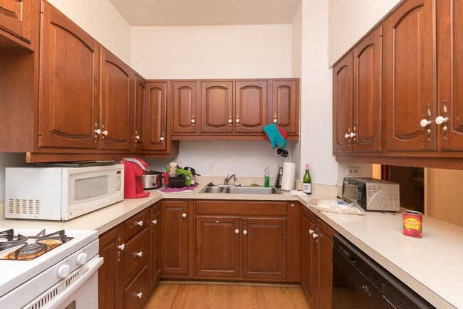 Photo - 3826 N Kenmore Ave Unit 1