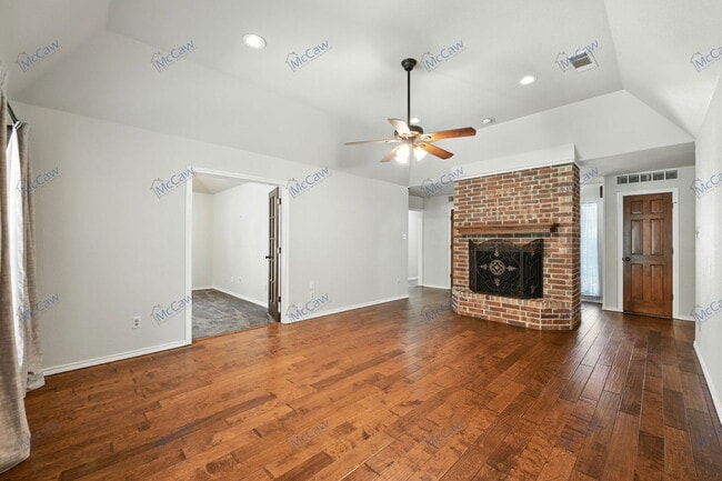 Photo - 1 Creekmere Dr