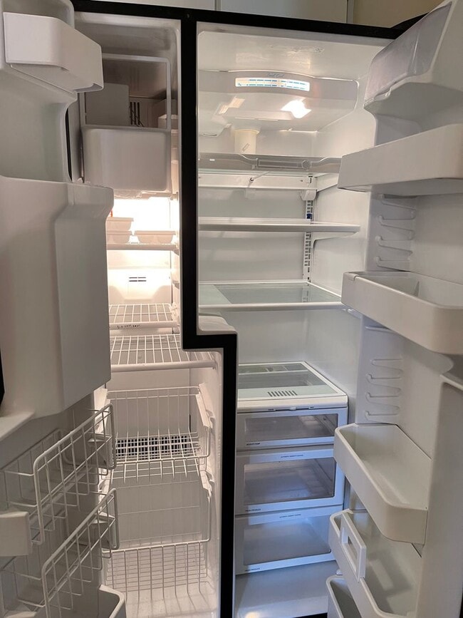 Photo - 2 Bedroom, 1.5 bathroom townhome located in a quiet neighborhood. Amenities can be transferred! ...