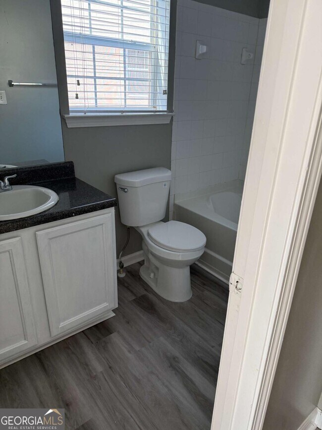 Photo - 2324 Coach Way