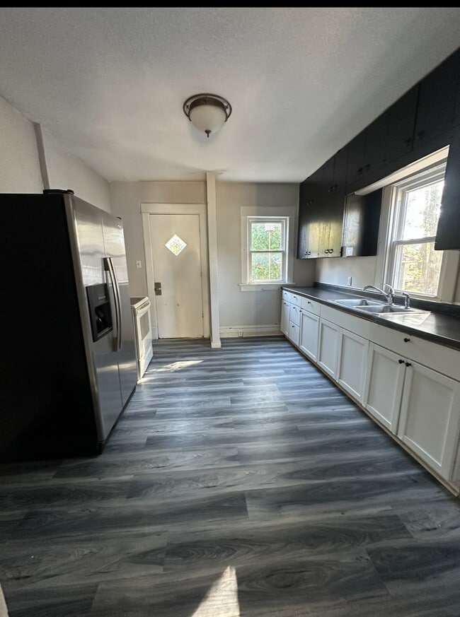 Photo - 430 Florence St