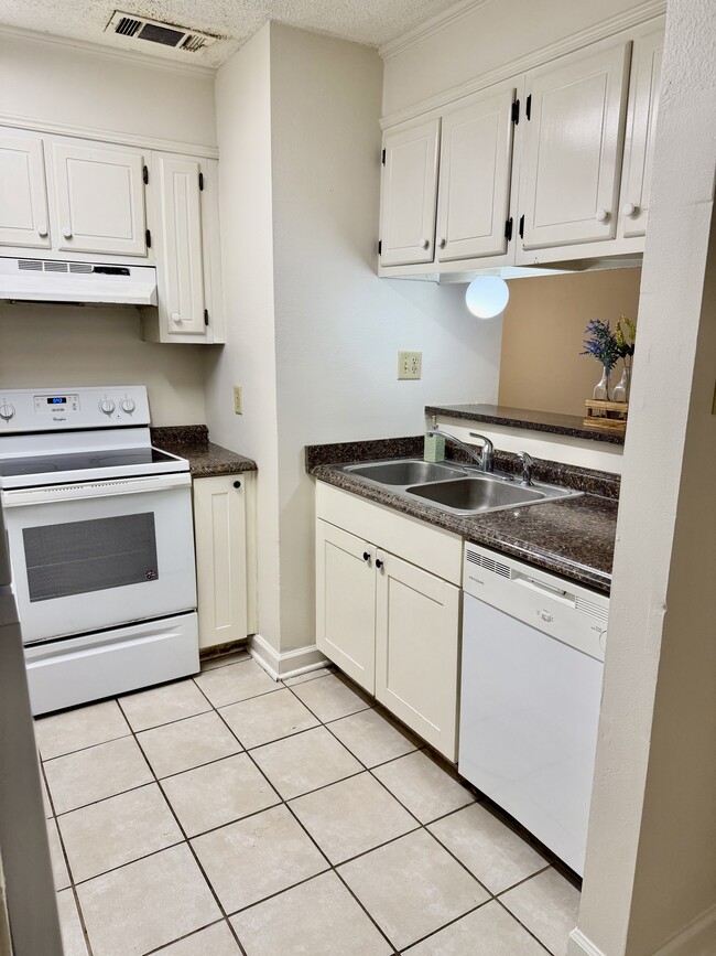 Photo - 14722 Hooper Rd