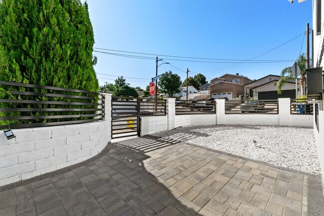 Photo - 10943 Christine Way House