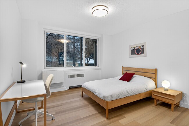 Bedroom - Le Redpath