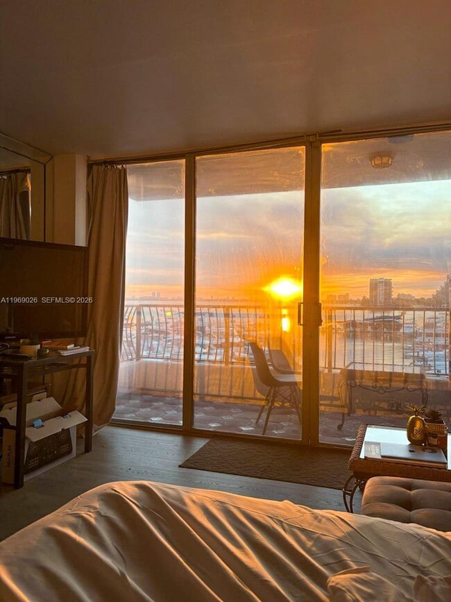 Building Photo - 555 NE 15th St Unit 420