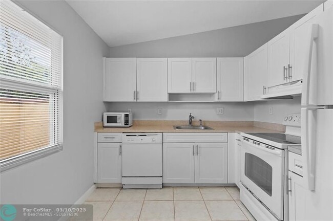 Photo - 4325 NW 5th Ave