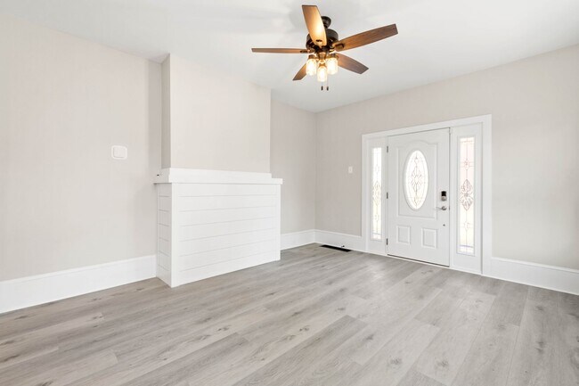 Photo - Stunning 2 bedroom home in North Side available Feb 1!