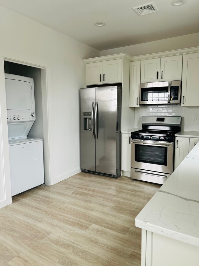 Photo - 24 Elmwood Ave Unit 24 Elmwood Ave Apt 2