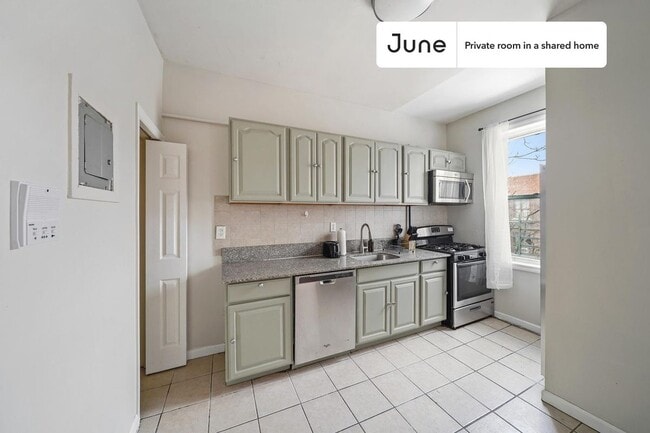 Photo - Room in Shared 4 bed/1 bath home Unit B