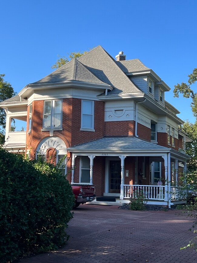 Photo - 2305 Maine St Unit 2c